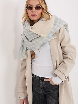 Sal AT  Šál vyrobený z vysokej kvality zmesi viskózy a vlny očarí príjemnou na dotyk štruktúrou a elegantným dokončením. Jeho geometrick