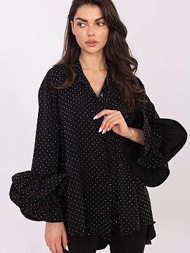 tričko s dlhým rukávom Italy Moda  Elegantná dámska blúzka s predĺženým zadkom je výnimočný model, ktorý kombinuje klasický strih s rafinovaným, párty charakterom