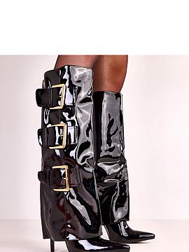 Topánky na podpätku Solea  Objavte jedinečné čierne lakované čižmy s otočeným vrchom Karela, ktoré budú skvelým doplnkom vášho šatníka. Tieto čižmy na