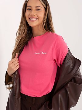 Tričko Sublevel  Tento dámsky tričko casual je ideálnou voľbou pre každodenné nosenie pre ženy, ktoré oceňujú jednoduchosť s nádychom výrazného