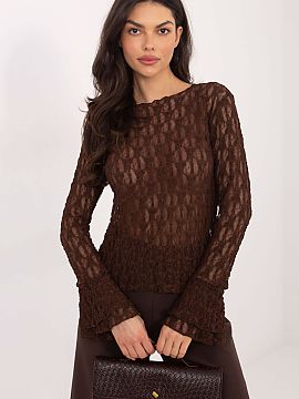 blúzka Italy Moda  Elegantná, priliehavá čipkovaná blúzka je výnimočný model, ktorý sa skvele hodí na návštevné príležitosti, večierky a do št