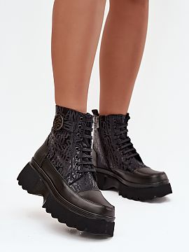 Botki Step in style  Topánky pre ženy značky Artiker sú štýlovou obuvou navrhnutou pre chladnejšie dni. Vyrobené z prírodnej kože, vynikajú svojou pev