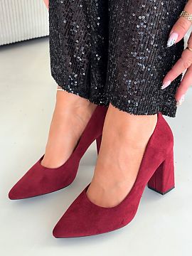 Lodičky na opätku Step in style  Klasické topánky značky Sergio Leone. Topánky sú vyrobené z vysoko kvalitnej ekokože. Mäkká vložka zo prírodnej kože a stabilný