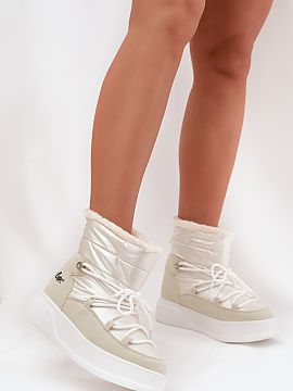 Snehové topánky Step in style  Topánky Lee Cooper sú ideálnou voľbou na zimné dni. Vyrobené z vysokej kvality materiálov odolných voči vetru a snehu, poskytujú e