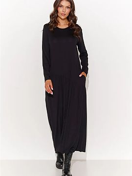 denné šaty Makadamia  Čierna maxi šaty sú vyrobené z priepustného viskózového materiálu. Šaty majú okrúhly výstrih a po stranách sú vložené vreck�