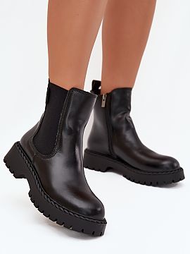 Papuče Step in style  Topánky na platforme pre dámy od značky Big Star, vyrobené z prírodnej kože, sú elegantnou ponukou na chladné dni. S plochým podpä