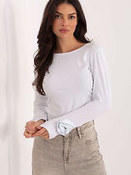blúzka Italy Moda  Štýlový, casual longsleeve top, ktorý kombinuje jednoduchosť so subtilnými detailmi, ktoré zdôrazňujú ženský charakter. Hladký 