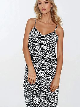 Nočná košeľa Momenti Per Me  Elegantná nočná košeľa so štýlovým, voľným strihom, ktorý zaisťuje maximálny komfort nosenia. Vyrobená z jemnej viskózy, zdob