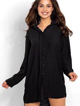 Nočná košeľa Momenti Per Me  Nočná košeľa s dlhými rukávmi a zapínaním na gombíky. Košeľa voľného strihu z mäkkej tkaniny príjemnej na dotyk. Poľský vý