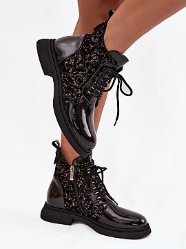 Botki Step in style  Topánky pre dámy vyrobené z prírodnej, lakované kože sú ponukou, ktorá kombinuje eleganciu s funkcionalitou. Vďaka lesklému povrch