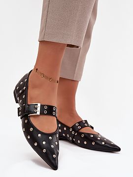 Balerinki Step in style  Baleríny dámske vyrobené z ekokože. Model očarí špicatým nosom, ktorý opticky zjemňuje nohu, a ozdobnými kamienkami, ktoré dodá