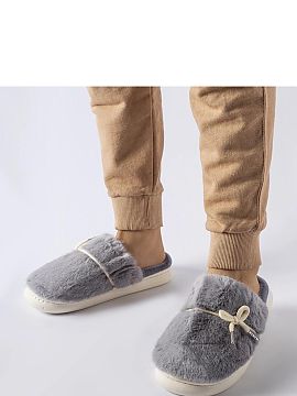 Papuče Solea  Zateplené vnútro zabezpečuje ochranu nohy pred nízkymi teplotami a revolučná technológia použitá pri výrobe zabezpečuje dodatočn