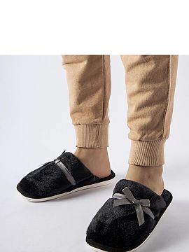 Papuče Solea  Tento rez z týchto papúč je veľmi praktický - sú navlečené, čo znamená, že ich netreba viazať ani vyzuť, čo ich robí veľmi p