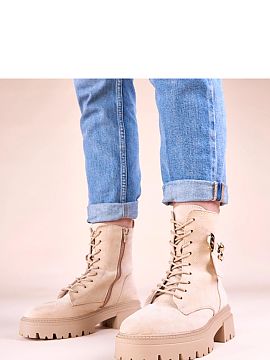 Vysoká topánka Solea  Objavte najnovší trend vo svete módy - bežové dámske trapery so zlatým medveďom Messey. Tieto jedinečné topánky sú kombináciou 