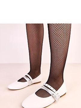 Baleríny Solea  Objavte jedinečný štýl, ktorý ponúkajú bielé baleríny s ozdobnými pásikmi Vika značky Gemre. Ideálna voľba pre ženy, ktoré o