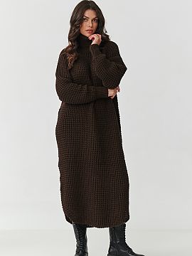 denné šaty Makadamia  Ponožte sa do jesenného a zimného klímy s šatou, ktorá kombinuje moderný dizajn, pohodlie a praktickosť. Dámska svetrová šaty s v