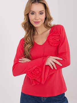 blúzka Italy Moda  Elegantná blúzka typu longsleeve s priliehavým strihom, ktorá efektne zvýrazňuje postavu a kombinuje klasiku s ozdobnými detailmi. Vy
