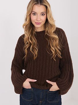 sweter Italy Moda  Dámsky sveter s casual charakterom, vyrobený z hrubého materiálu, ktorý sa skvele hodí na chladné dni. Ideálny model na každodenné