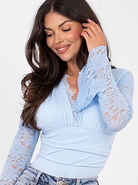 Body Italy Moda  Elegantné body vyrobené z kombinácie polyesteru a elastanu, ktoré spájajú pohodlie s rafinovaným štýlom. Model s bežnou dĺžkou a