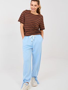 Tepláky Italy Moda  Pohodlné tepláky typu joggery sú skvelou ponukou pre každodenné štýlové outfity v casual štýle. Skvele sa hodia nielen na bežné 