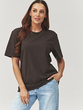 Tričko Makadamia  Klasické dámske tričko je ten diel oblečenia, okrem džínsov, ktorý máme najradšej. Hladká faktúra robí tričká univerzálne a t