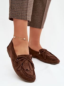 Mokasíny Step in style  Mokasíny pre ženy vyrobené z mäkkého ekokože, krásne vyzerajú na nohe. Na prednej strane sú dekoratívne franže a ozdobné zaväzo