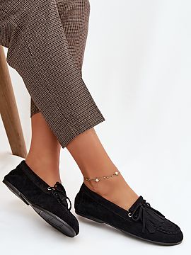 Mokasíny Step in style  Mokasíny pre ženy vyrobené z mäkkého ekokože, krásne vyzera na nohe. Vpredu sú ozdobené frufru a ozdobným viazaním vo forme mašl
