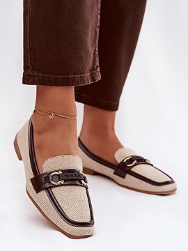Loaferi Step in style  Dámske loafersy sú elegantnou a univerzálnou ponukou, ideálnou na každý deň. Sú umiestnené na ploštom podpätku, čo zaručuje poh