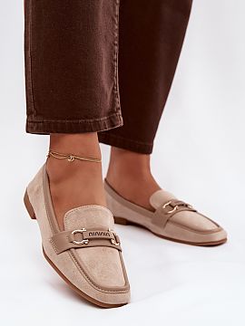 Loaferi Step in style  Dámske loafersy sú elegantnou a univerzálnou ponukou, ideálnou na každodenné nosenie. Sú umiestnené na plochom podpätku, čo zaruč