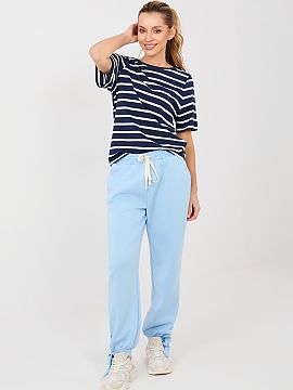 Tepláky Italy Moda  Casuálne športové nohavice typu jogger sú ideálnou ponukou na každý deň, kombinujú pohodlie s moderným vzhľadom. Vyrobené z mäk