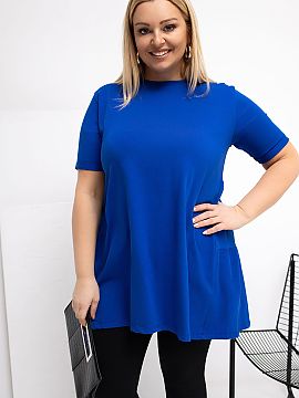 blúzka plus size Relevance  Predĺžený štýlový casual top, ideálny na každodenné príležitosti. Vyrobený z príjemnej bavlny s prídavkom elastanu, vďaka čo