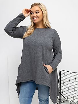 blúzka plus size Relevance  Asymetrická blúzka veľkostne plus vo casual štýle je ideálnou ponukou na každý deň, kombinujúca pohodlie s módnym vzhľadom. Mode