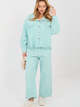 Džínová bunda Rue Paris  Dámska jeansová bunda je nadčasovým kúskom šatníka, ideálnym pre každodenné casual outfity. Klasický, hladký strih robí z model