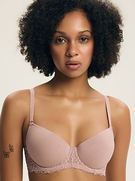 Push-up Henderson  Elegantný push-up podprsenka, ktorá kombinuje pohodlie s efektným zdôraznením prsníka. Zpevnené košíčky jemne zdvíhajú a tvaruj�