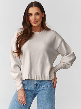 sweter Makadamia  Štýlový a nadčasový dámsky sveter v univerzálnom veľkosti, ktorý kombinuje pohodlie s trendy, casual štýlom. Model s voľným ove
