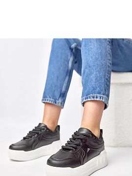 Športová obuv Solea  Športová obuv je pohodlná a štýlová ponuka na každý deň. Vyrobené z vysokej kvality ekologickej kože, prezentujú sa moderným sp