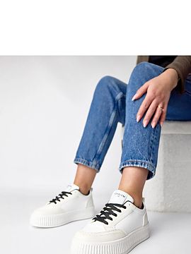 Športová obuv Solea  Športová obuv je praktická a moderná obuv ideálna na každý deň. Vyrobené z odolnej ekologickej kože, kombinujú estetický vzhľad