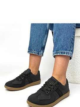 Športová obuv Solea  Športová obuv je pohodlná a univerzálna ponuka na každodenné použitie. Vyrobená z vysokej kvality ekologickej kože, prezentuje sa m