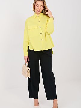 tričko s dlhým rukávom Italy Moda  Univerzálna dámska košeľa v štýle casual, ideálna pre každodenné outfitovanie. Vyrobená z príjemnej bavlny s prídavkom elastanu,