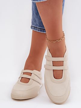 Balerinki Step in style  Baleríny pre dámy z ekokože v športovom štýle sú pohodlným a moderným návrhom na každý deň. Dve pásky umiestnené na nártu za