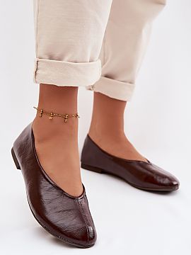 Balerinki Step in style  Baleríny pre dámy z lakovanej ekokože sú klasickým a elegantným návrhom na každý deň. Plochý strih zabezpečuje pohodlnosť nosen