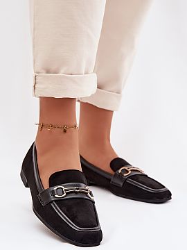 Loaferky Step in style  Klasické dámske slip-on topánky z ekokože sú elegantnou a pohodlnou ponukou na každý deň. Plochá podrážka zabezpečuje pohodlie p