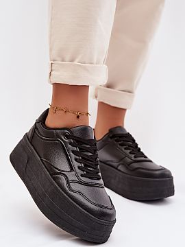 Športová obuv Step in style  Módne dámske tenisky z ekokože sú ideálnou kombináciou pohodlia a moderného štýlu. Umiestnené na masívnej platforme pritiahnu poz