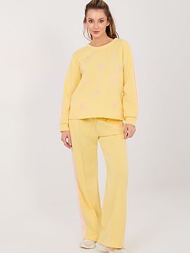 nastaviť Rue Paris  Tento dámsky športový set pozostávajúci z mikiny a nohavíc je ideálnou voľbou na každý deň pre ženy, ktoré oceniajú pohodlie, 