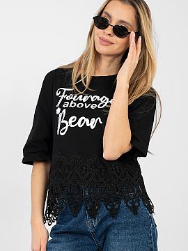 blúzka Factory Price  Každodenná dámska blúzka s ženským a štýlovým charakterom. Vyrobená z vysokokvalitnej bavlny s prídavkom elastanu, zaručuje poho