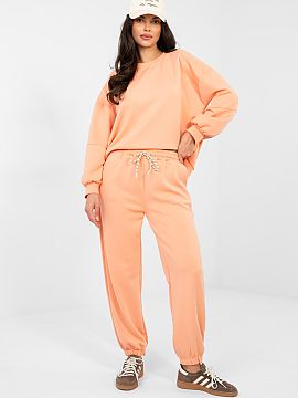 nastaviť Italy Moda  Štýlová dvojdielna súprava v casual štýle je ideálnou ponukou pre každodenné outfity. Hladký vzor mu dodáva univerzálny charakte