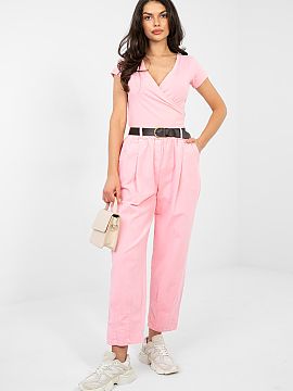 zamatové nohavice Italy Moda  Štýlové žínky v štruksu v štýle carrot sú skvelou ponukou na každý deň aj do práce. Kombinácia neformálneho charakteru s eleg