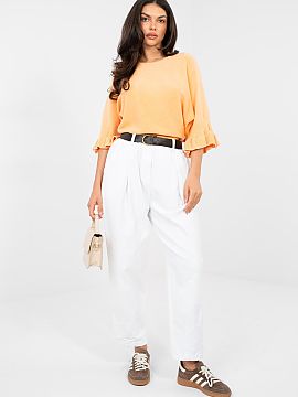 zamatové nohavice Italy Moda  Štýlové štručkové nohavice v štýle carrot sú vynikajúcou ponukou na každý deň aj do práce. Ich neformálny charakter v kombin�