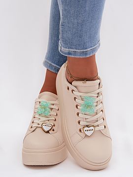 Športová obuv Step in style  Štýlové dámske tenisky z ekokože sú originálnou ponukou pre milovníčky módných detailov. Model umiestnený na platforme jemne zd�