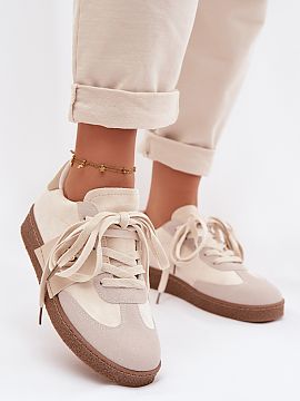 Športová obuv Step in style  Štýlové dámske tenisky z ekokože sú kombináciou klasického strihu s modernými detailmi. Model sa vyznačuje vložkou z ekokože s o